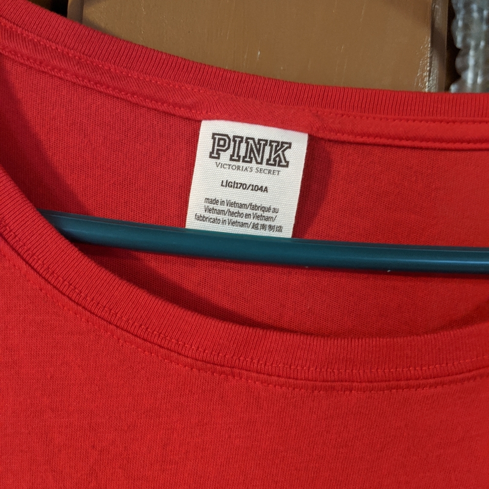 Red tee - Picture 3 of 3